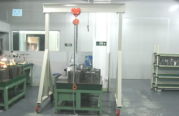 工業(yè)實驗室車床機床設備搬運移動吊裝作業(yè)